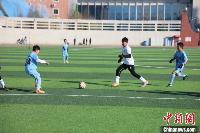 兰西城市群青少年足球赛开赛 三城联动共育足球