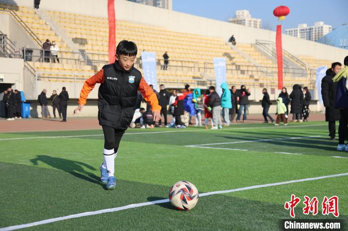 兰西城市群青少年足球赛开赛 三城联动共育足球