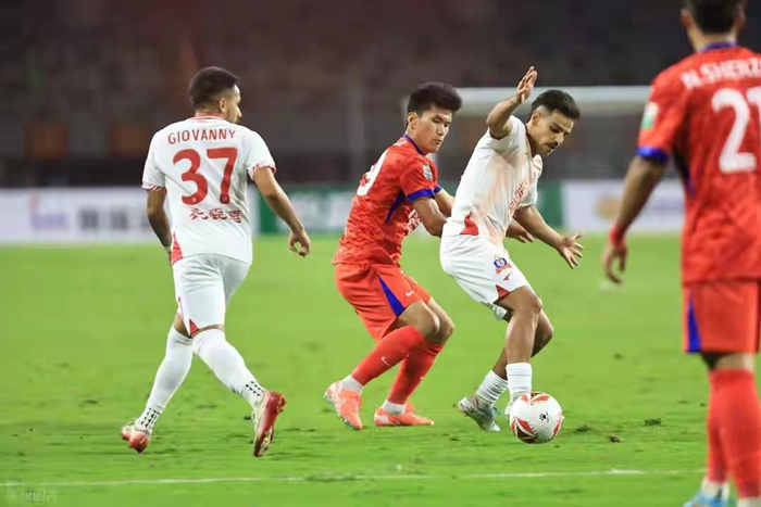 南京城市两轮举报对手外援引争议