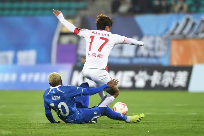 南京城市两轮举报对手外援引争议