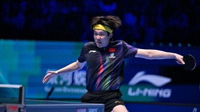 澳门乒乓球世界杯：王楚钦速胜梁靖崑爆冷，小