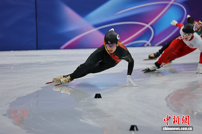 米兰冬奥会短道速滑男子500米预赛：刘少昂晋级