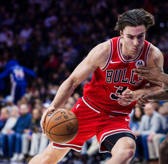 费城76人逆转公牛，埃奇库姆35分助球队大胜