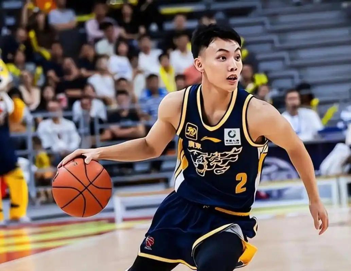 广东男篮领先19分遭翻盘 杜锋指防守结构失衡