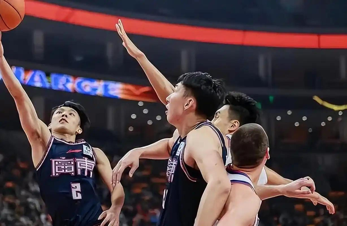 广东男篮领先19分遭翻盘 杜锋指防守结构失衡